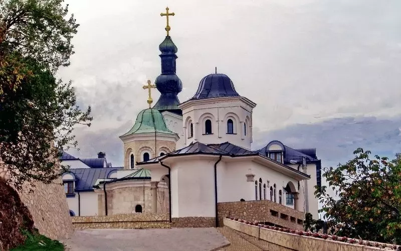 Manastir Tavna